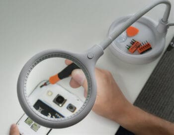 GOOBAY μεγεθυντικός φακός 60359 με κλιπ & βάση, LED, 3 διόπτρες, λευκός - Image 2